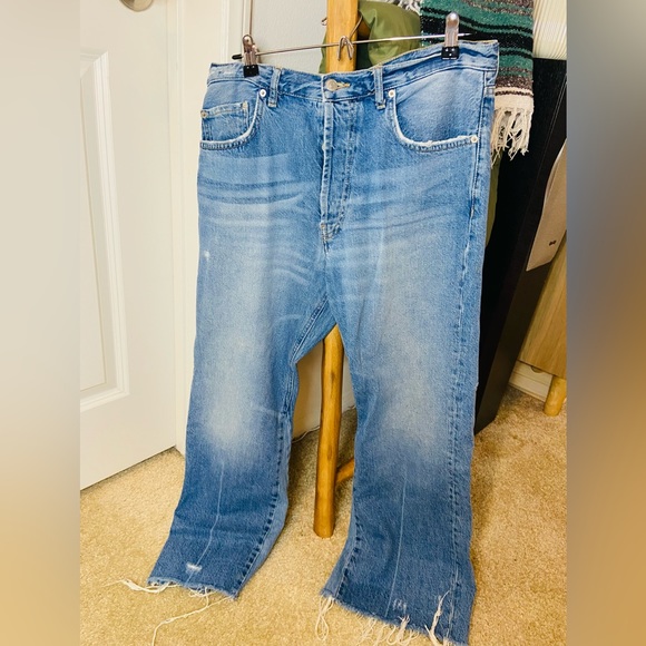 Zara Distressed Jeans - Picture 1 of 8